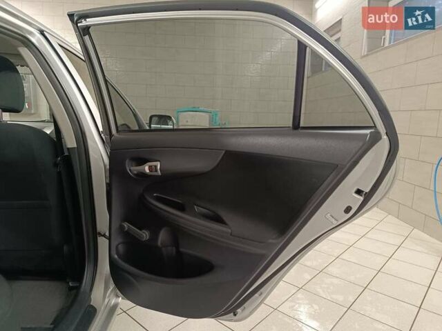 Сірий Тойота Королла, об'ємом двигуна 1.33 л та пробігом 147 тис. км за 9000 $, фото 22 на Automoto.ua
