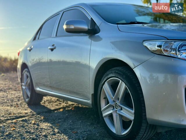 Серый Тойота Королла, объемом двигателя 1.6 л и пробегом 265 тыс. км за 7899 $, фото 1 на Automoto.ua