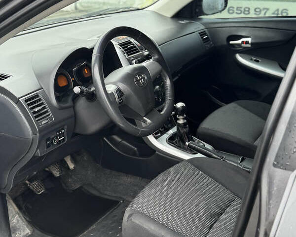 Серый Тойота Королла, объемом двигателя 1.6 л и пробегом 283 тыс. км за 6900 $, фото 9 на Automoto.ua