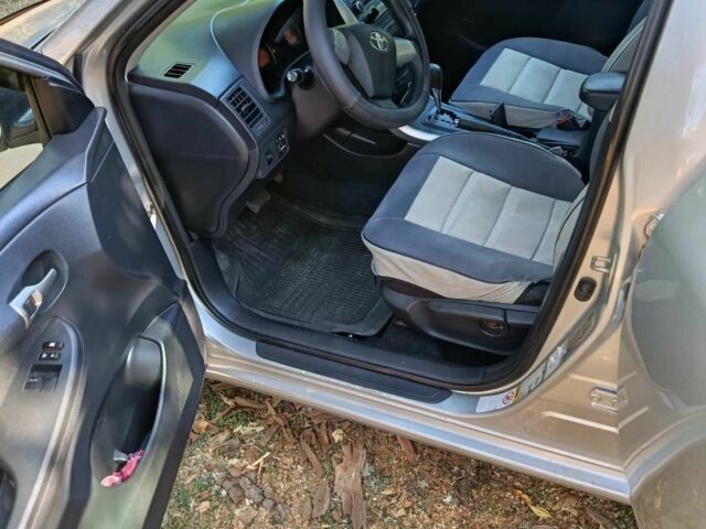 Сірий Тойота Королла, об'ємом двигуна 1.6 л та пробігом 159 тис. км за 8000 $, фото 10 на Automoto.ua