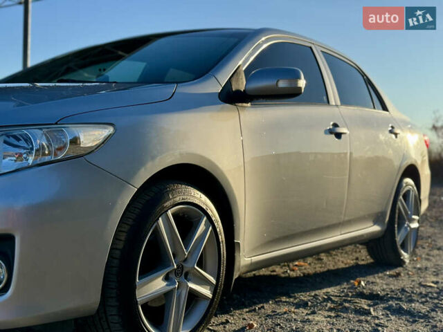 Серый Тойота Королла, объемом двигателя 1.6 л и пробегом 265 тыс. км за 7899 $, фото 3 на Automoto.ua