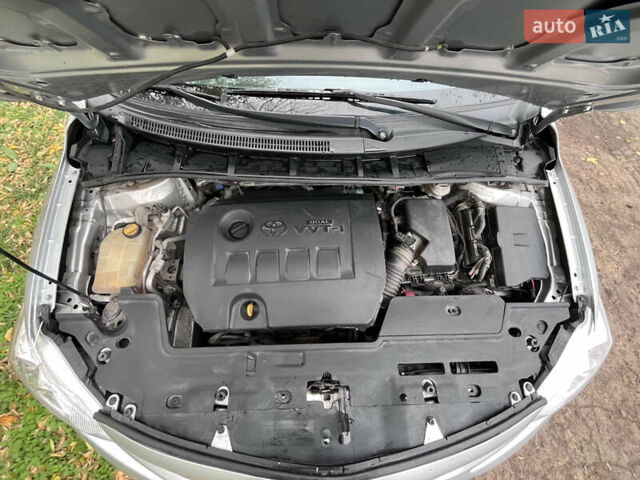 Сірий Тойота Королла, об'ємом двигуна 1.59 л та пробігом 217 тис. км за 8500 $, фото 13 на Automoto.ua
