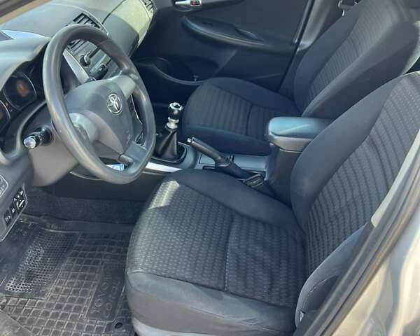 Серый Тойота Королла, объемом двигателя 1.33 л и пробегом 239 тыс. км за 6700 $, фото 8 на Automoto.ua