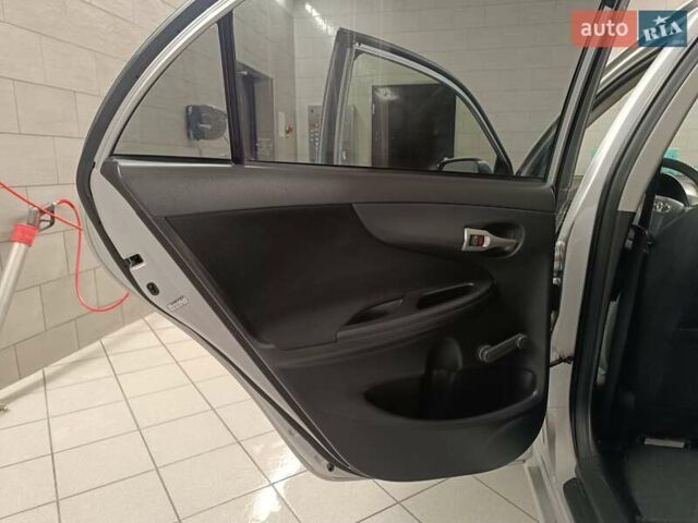 Сірий Тойота Королла, об'ємом двигуна 1.33 л та пробігом 147 тис. км за 9000 $, фото 8 на Automoto.ua