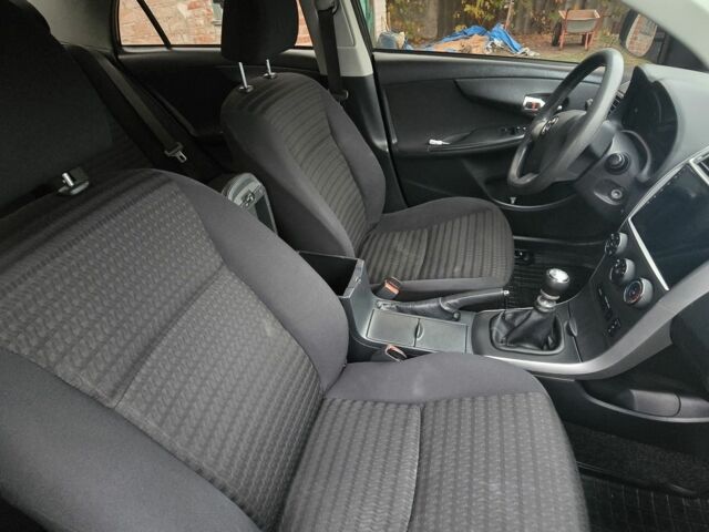 Серый Тойота Королла, объемом двигателя 1.3 л и пробегом 250 тыс. км за 5700 $, фото 6 на Automoto.ua