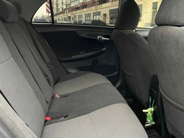 Сірий Тойота Королла, об'ємом двигуна 1.3 л та пробігом 165 тис. км за 8700 $, фото 6 на Automoto.ua