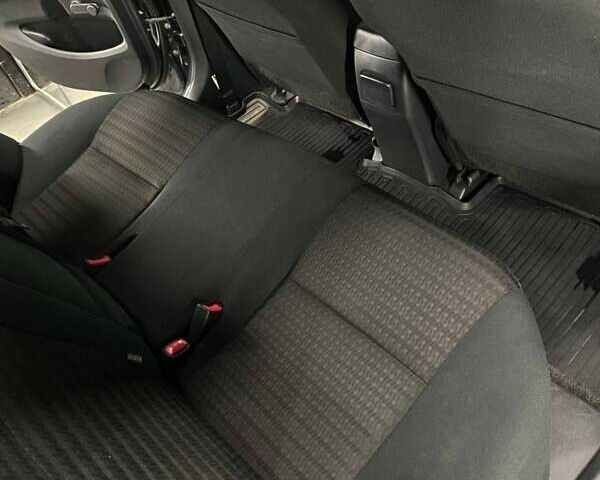 Серый Тойота Королла, объемом двигателя 1.6 л и пробегом 147 тыс. км за 7700 $, фото 3 на Automoto.ua