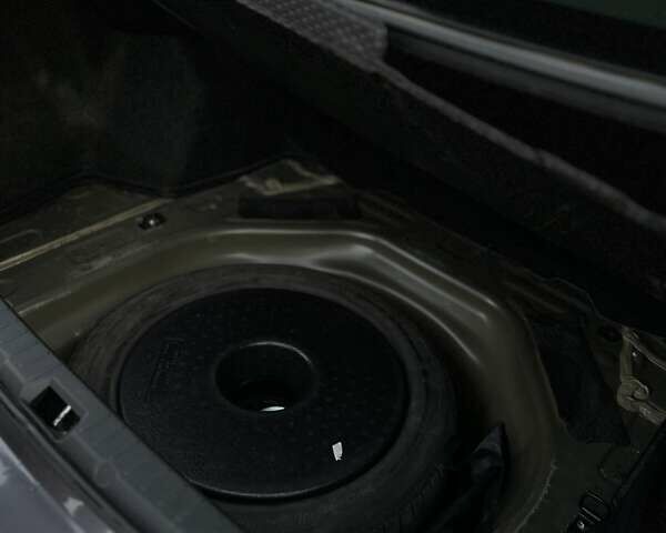 Сірий Тойота Королла, об'ємом двигуна 1.3 л та пробігом 140 тис. км за 7100 $, фото 13 на Automoto.ua