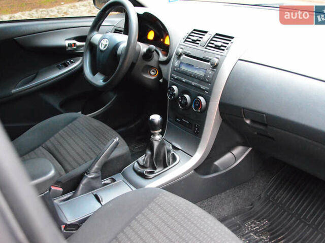 Серый Тойота Королла, объемом двигателя 1.3 л и пробегом 188 тыс. км за 9000 $, фото 8 на Automoto.ua