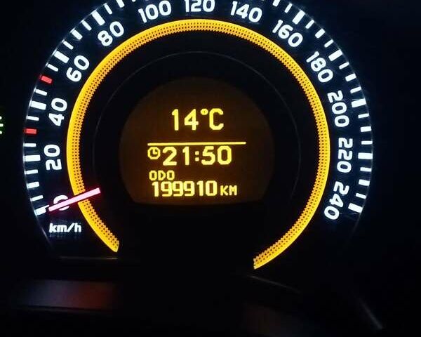 Серый Тойота Королла, объемом двигателя 1.6 л и пробегом 199 тыс. км за 9500 $, фото 4 на Automoto.ua