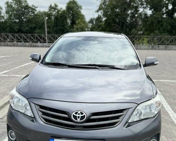 Серый Тойота Королла, объемом двигателя 1.6 л и пробегом 174 тыс. км за 10000 $, фото 3 на Automoto.ua