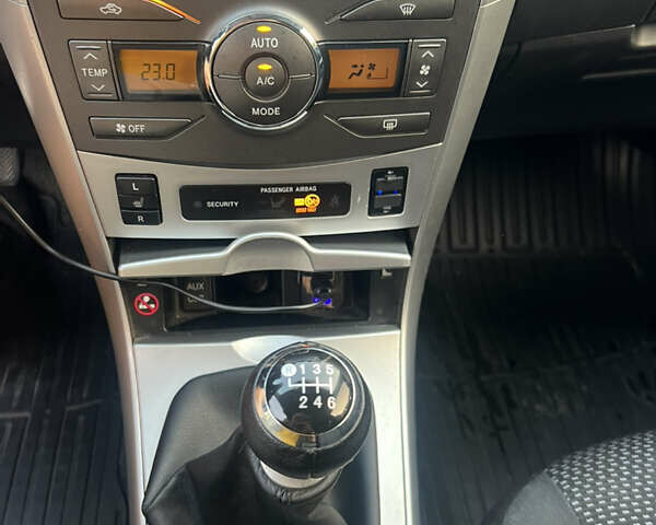 Сірий Тойота Королла, об'ємом двигуна 1.6 л та пробігом 234 тис. км за 8500 $, фото 14 на Automoto.ua