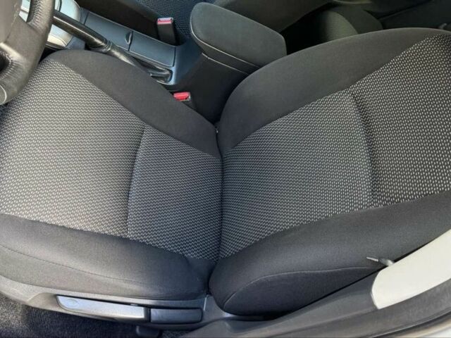 Серый Тойота Королла, объемом двигателя 1.6 л и пробегом 83 тыс. км за 10800 $, фото 16 на Automoto.ua