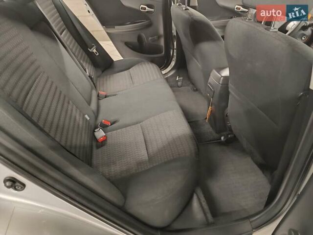 Сірий Тойота Королла, об'ємом двигуна 1.33 л та пробігом 147 тис. км за 9000 $, фото 24 на Automoto.ua