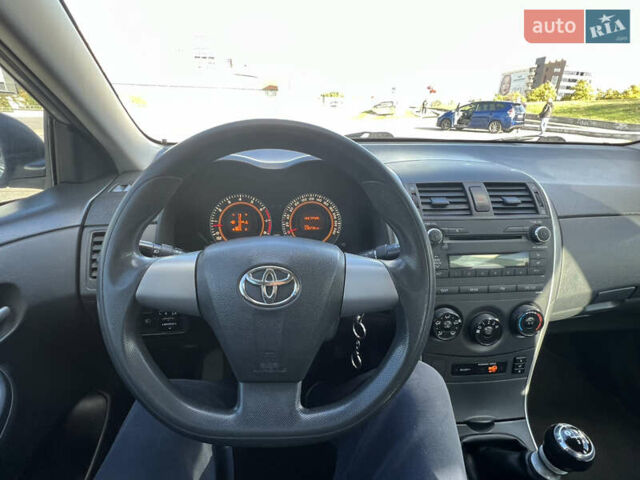 Серый Тойота Королла, объемом двигателя 1.33 л и пробегом 239 тыс. км за 6700 $, фото 7 на Automoto.ua