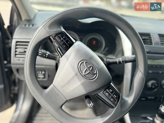 Серый Тойота Королла, объемом двигателя 1.6 л и пробегом 174 тыс. км за 10000 $, фото 13 на Automoto.ua