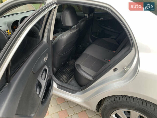 Серый Тойота Королла, объемом двигателя 1.33 л и пробегом 254 тыс. км за 6599 $, фото 12 на Automoto.ua