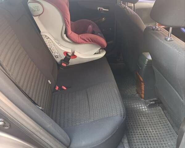 Сірий Тойота Королла, об'ємом двигуна 1.33 л та пробігом 260 тис. км за 6500 $, фото 13 на Automoto.ua