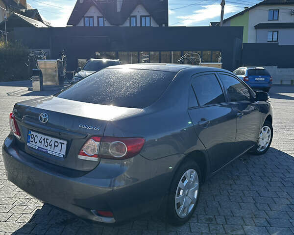 Серый Тойота Королла, объемом двигателя 1.6 л и пробегом 173 тыс. км за 8500 $, фото 3 на Automoto.ua