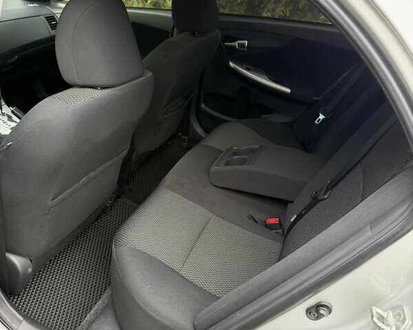 Серый Тойота Королла, объемом двигателя 1.6 л и пробегом 167 тыс. км за 10900 $, фото 7 на Automoto.ua