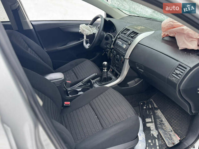 Сірий Тойота Королла, об'ємом двигуна 1.3 л та пробігом 170 тис. км за 2800 $, фото 7 на Automoto.ua