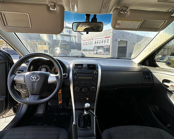 Серый Тойота Королла, объемом двигателя 1.6 л и пробегом 173 тыс. км за 8500 $, фото 7 на Automoto.ua