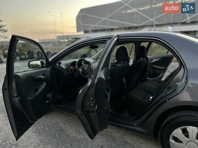 Сірий Тойота Королла, об'ємом двигуна 1.3 л та пробігом 140 тис. км за 7100 $, фото 9 на Automoto.ua