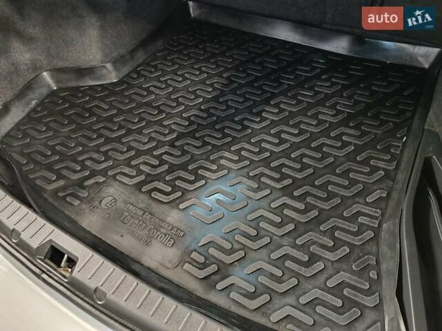 Сірий Тойота Королла, об'ємом двигуна 1.33 л та пробігом 147 тис. км за 9000 $, фото 15 на Automoto.ua