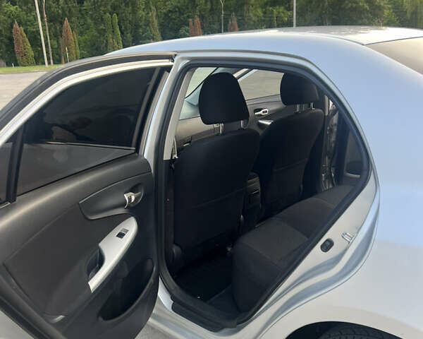 Сірий Тойота Королла, об'ємом двигуна 1.6 л та пробігом 234 тис. км за 8500 $, фото 6 на Automoto.ua