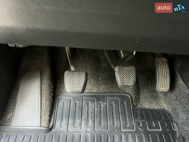 Сірий Тойота Королла, об'ємом двигуна 1.6 л та пробігом 234 тис. км за 8500 $, фото 13 на Automoto.ua