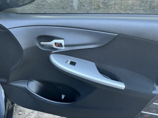 Серый Тойота Королла, объемом двигателя 1.6 л и пробегом 240 тыс. км за 9200 $, фото 10 на Automoto.ua