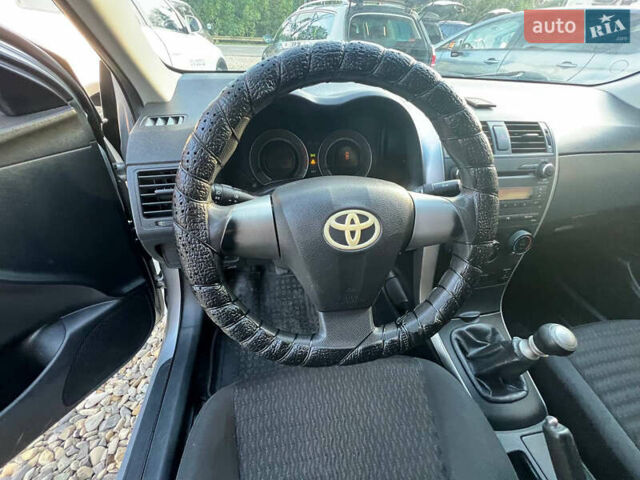 Серый Тойота Королла, объемом двигателя 1.3 л и пробегом 200 тыс. км за 6299 $, фото 19 на Automoto.ua