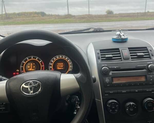 Серый Тойота Королла, объемом двигателя 1.3 л и пробегом 135 тыс. км за 7000 $, фото 6 на Automoto.ua