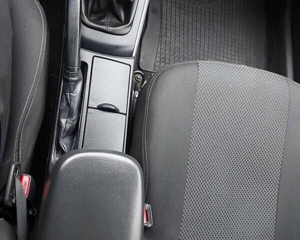 Серый Тойота Королла, объемом двигателя 1.4 л и пробегом 178 тыс. км за 9200 $, фото 11 на Automoto.ua