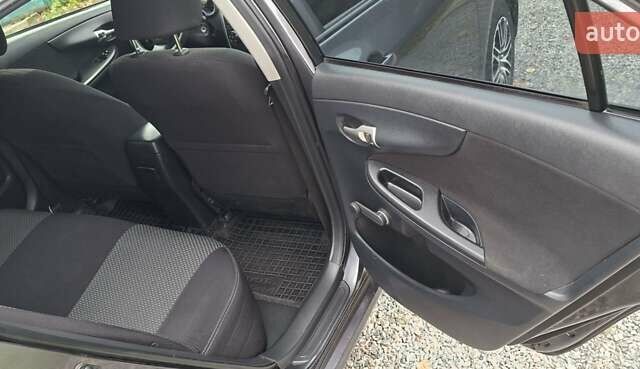 Серый Тойота Королла, объемом двигателя 1.33 л и пробегом 205 тыс. км за 6999 $, фото 6 на Automoto.ua