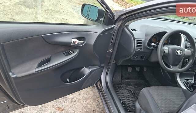 Серый Тойота Королла, объемом двигателя 1.33 л и пробегом 205 тыс. км за 6999 $, фото 8 на Automoto.ua