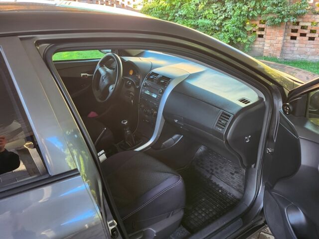 Сірий Тойота Королла, об'ємом двигуна 1.3 л та пробігом 177 тис. км за 7500 $, фото 7 на Automoto.ua