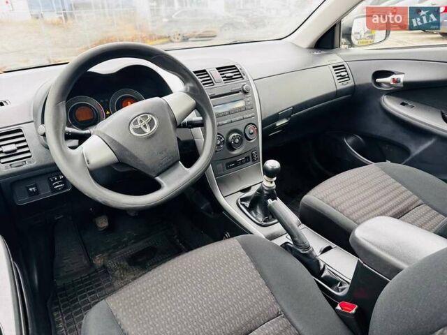 Серый Тойота Королла, объемом двигателя 1.33 л и пробегом 270 тыс. км за 5300 $, фото 23 на Automoto.ua