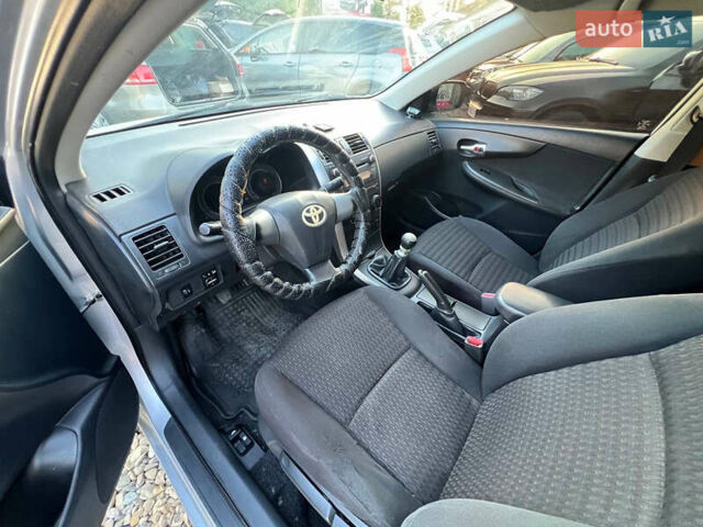 Серый Тойота Королла, объемом двигателя 1.3 л и пробегом 200 тыс. км за 6299 $, фото 18 на Automoto.ua