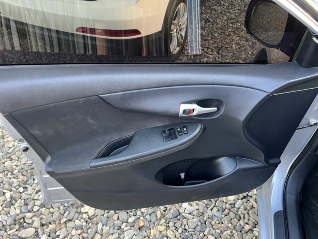 Серый Тойота Королла, объемом двигателя 1.3 л и пробегом 203 тыс. км за 6299 $, фото 6 на Automoto.ua