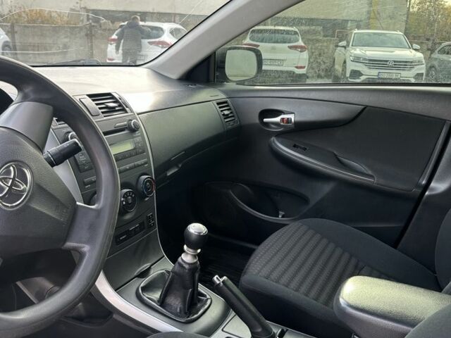 Сірий Тойота Королла, об'ємом двигуна 1.33 л та пробігом 290 тис. км за 5350 $, фото 6 на Automoto.ua