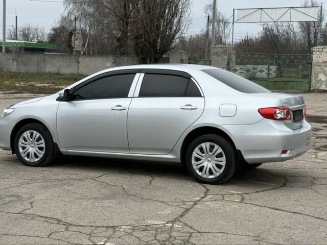 Серый Тойота Королла, объемом двигателя 1.6 л и пробегом 120 тыс. км за 9500 $, фото 3 на Automoto.ua