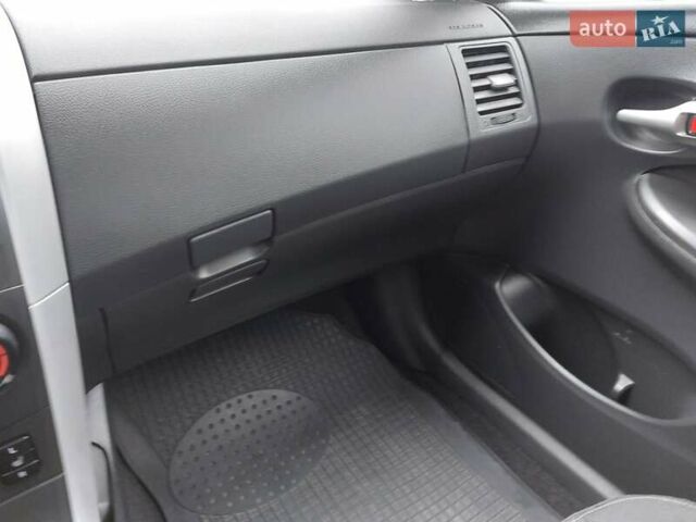 Серый Тойота Королла, объемом двигателя 1.4 л и пробегом 178 тыс. км за 9200 $, фото 10 на Automoto.ua