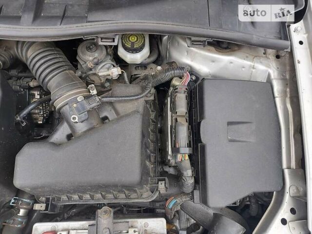 Сірий Тойота Королла, об'ємом двигуна 1.4 л та пробігом 164 тис. км за 10900 $, фото 18 на Automoto.ua