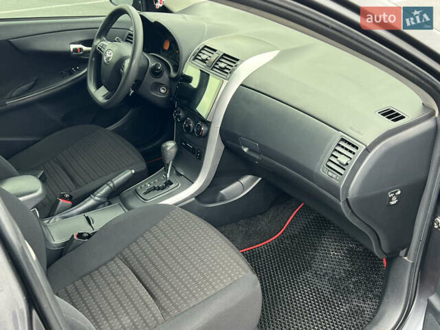 Серый Тойота Королла, объемом двигателя 1.6 л и пробегом 179 тыс. км за 8999 $, фото 9 на Automoto.ua