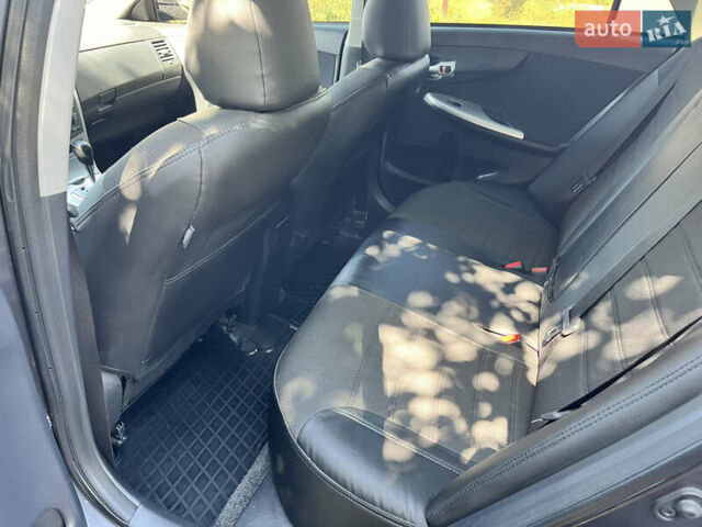 Сірий Тойота Королла, об'ємом двигуна 1.6 л та пробігом 240 тис. км за 9200 $, фото 38 на Automoto.ua