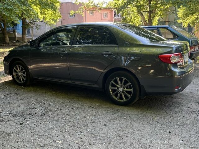 Серый Тойота Королла, объемом двигателя 1.6 л и пробегом 240 тыс. км за 9200 $, фото 4 на Automoto.ua