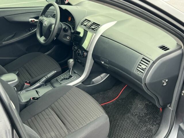 Серый Тойота Королла, объемом двигателя 1.6 л и пробегом 179 тыс. км за 8999 $, фото 5 на Automoto.ua