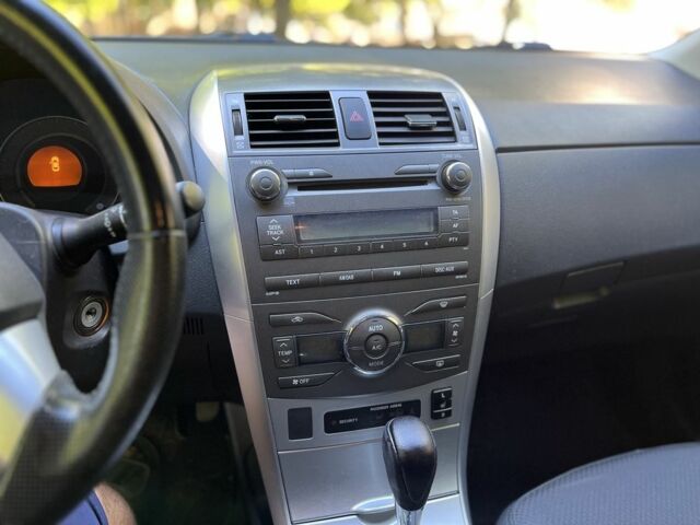 Серый Тойота Королла, объемом двигателя 1.6 л и пробегом 240 тыс. км за 9200 $, фото 6 на Automoto.ua