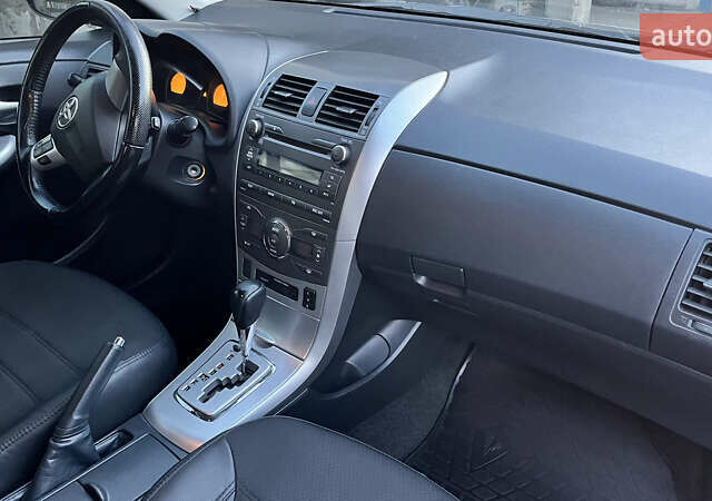 Сірий Тойота Королла, об'ємом двигуна 1.6 л та пробігом 240 тис. км за 9200 $, фото 25 на Automoto.ua